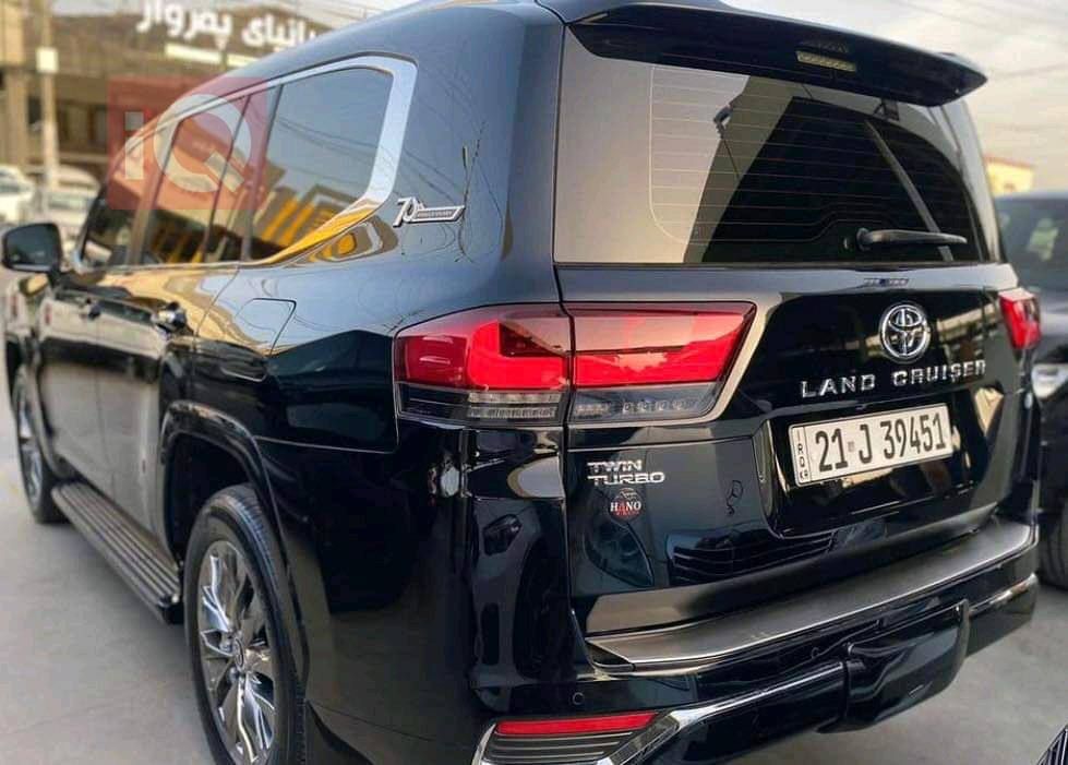 تۆیۆتا لاند کروزەر